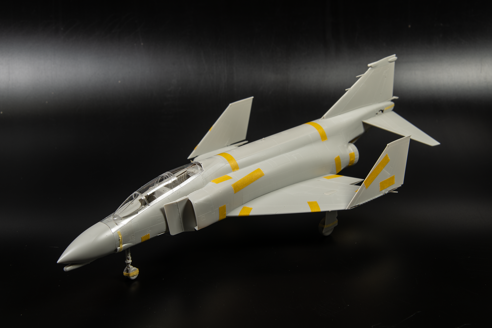 Read more about the article Tamiya F-4B Test-Fit Review